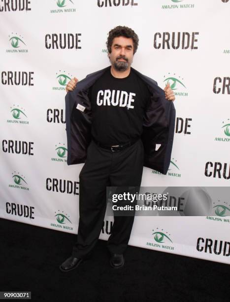 Director Joe Berlinger arrives for the screening of the film 'CRUDE' at Harmony Gold Theatre on September 17, 2009 in Los Angeles, California.