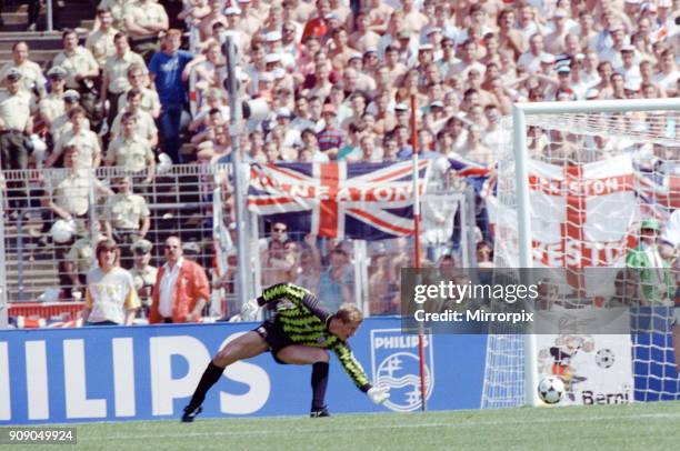 England v Soviet Union 1-3 1988 European Championships, Hanover Germany Group Match B. England keeper Chris Woods concedes a goal. 18th June 1988.