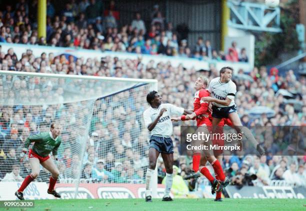 Tottenham 3-2 Middlesbrough, league match at White Hart Lane, Saturday 24th September 1988. Mitchell Thomas & Gary Mabbutt, Spurs defenders in action.
