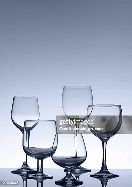 stemware - bicchiere da brandy foto e immagini stock