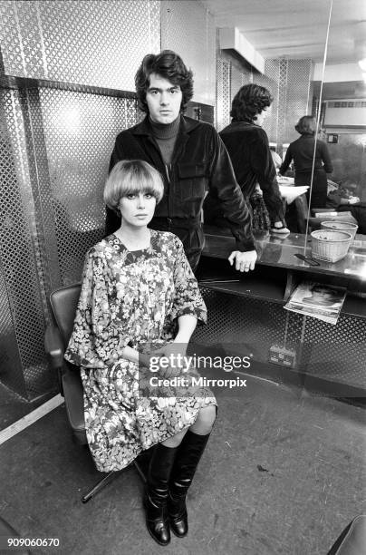 Actress Joanna Lumley models her 'Purdey' haircut with its creator, hairdresser John Frieda. January 1977.