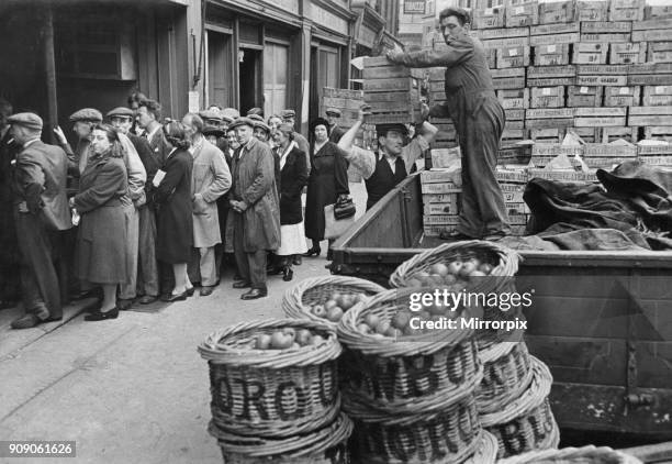 Ww2 Ration Queue Ww2 Rationing Photos and Premium High Res Pictures - Getty Images