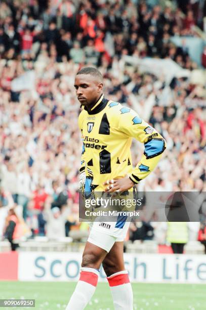 Bolton 4-3 Reading, Division One, Championship Play Off match at Wembley Stadium, London, Monday 29th May 1995. Shaka Hislop, Goalkeeper.