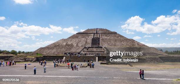 teotihuacan pyramids mexico - pyramid of the moon stock pictures, royalty-free photos & images