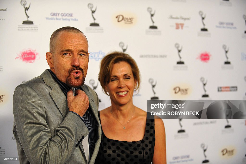 Actor Bryan Cranston (L) and his wife Ro