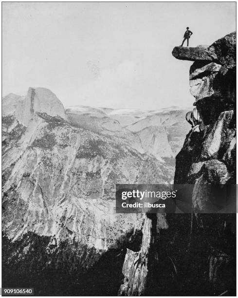 antikes foto des weltweit berühmten sehenswürdigkeiten: glacier point, yosemite valley, kalifornien - glacier point stock-grafiken, -clipart, -cartoons und -symbole