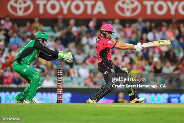 Moises Henriques of the Sixers bats during the Big Bash League match between the Sydney Sixers and the Melbourne Stars at Sydney Cricket Ground on...