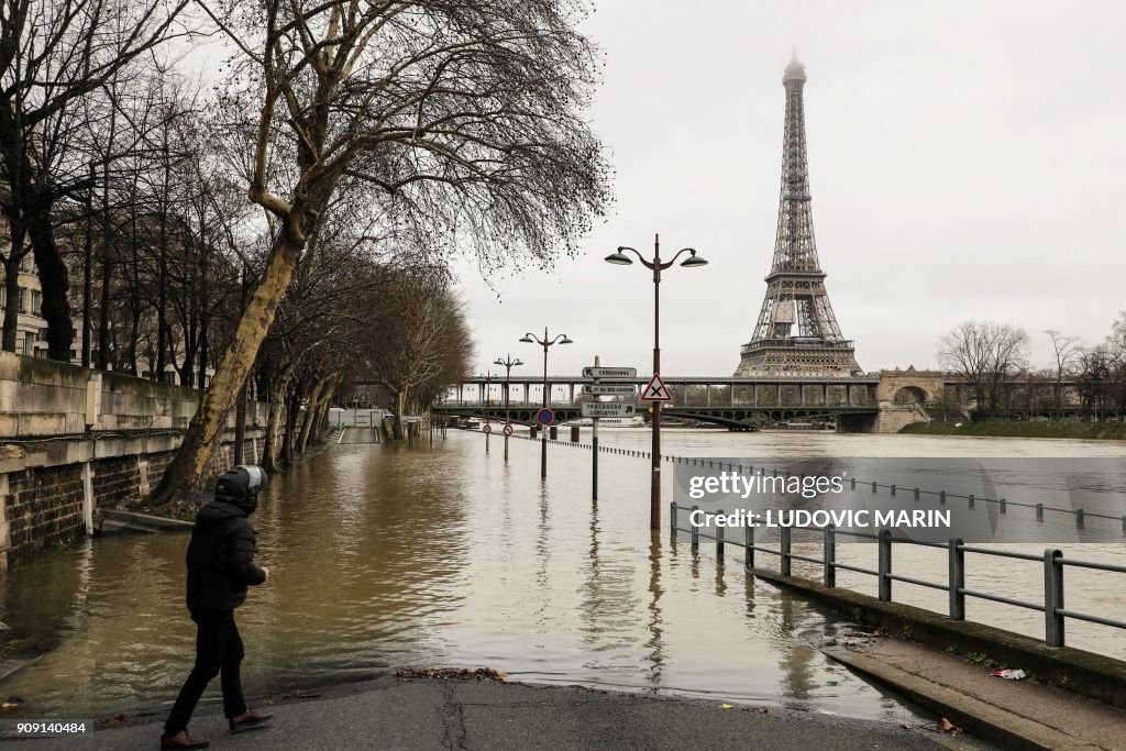 TOPSHOT-FRANCE-WEATHER-RAIN-FLOOD