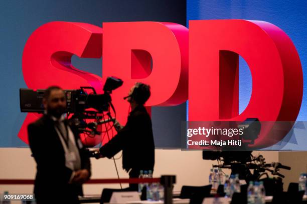 Germany's social democratic SPD party logo is seen at the SPD federal congress on January 21, 2018 in Bonn, Germany. The SPD is holding the congress...