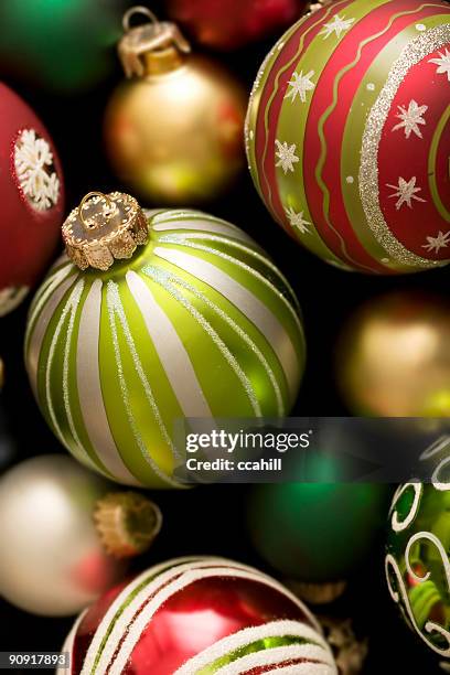 a background full of christmas ornaments  - christmas bauble 個照片及圖片檔