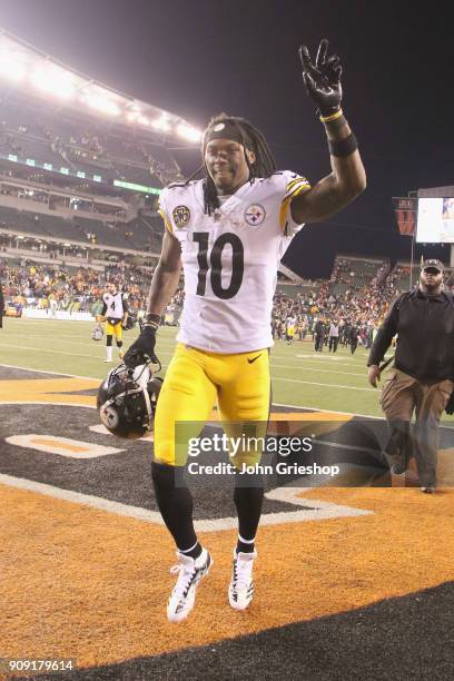 Martavis Bryant of the Pittsburgh Steelers celebrates a victory during the game against the Cincinnati Bengals at Paul Brown Stadium on December 4,...