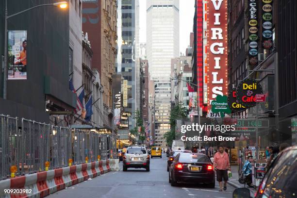 new york city - broer stock pictures, royalty-free photos & images