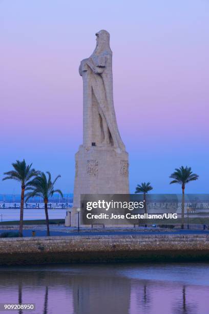 huelva, monument to christopher columbus at dawn, spain - cristobal colon ストックフォトと画像