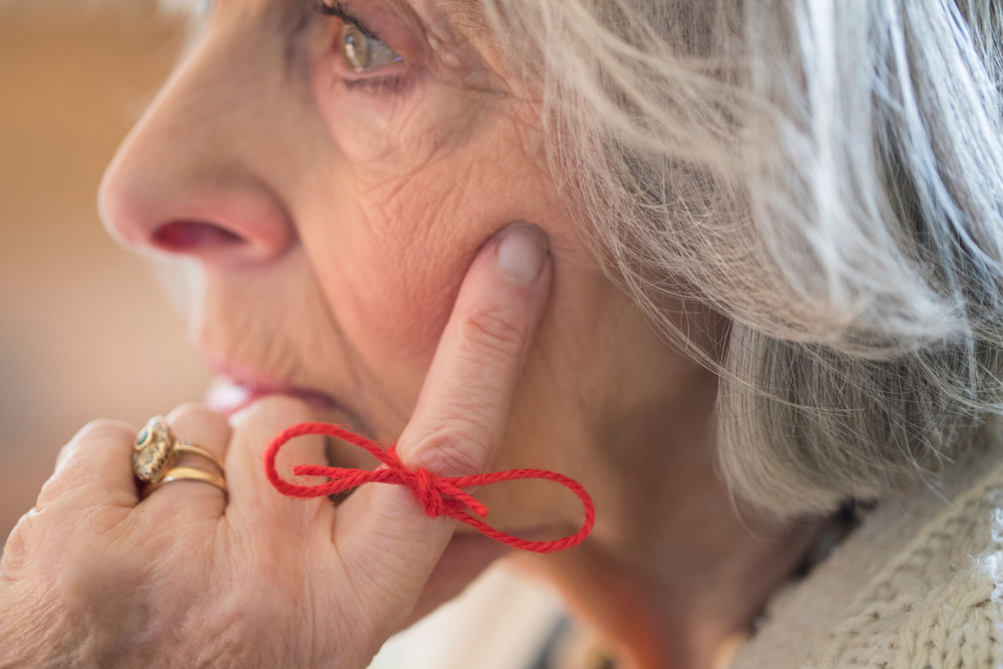 elderly person memory aids