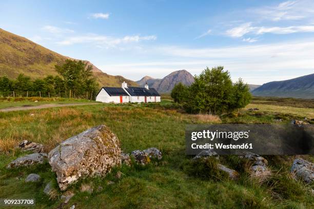 great britain, scotland, scottish highlands, glencoe, black rock cottage - blackrock stock-fotos und bilder