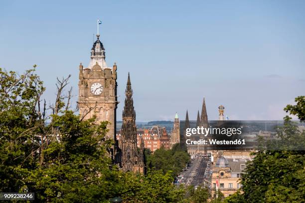 great britain, scotland, edinburgh, old town, scott monument and balmoral hotel - balmoral hotel 個照片及圖片檔