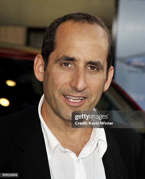 Actor Peter Jacobson arrives at Fox TV's season 6 premiere of "House" at the Cinerama Dome on September 17, 2009 in Los Angeles, California.