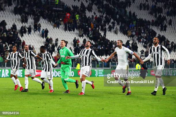 Juventus celebrate at full-time following the Serie A match between Juventus and Genoa CFC at Allianz Stadium on January 22, 2018 in Turin, Italy.
