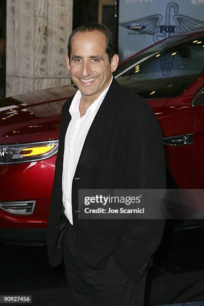 Actor Peter Jacobson arrives at the "House" Season 6 premiere screening event at the ArcLight Cinemas Cinerama Dome on September 17, 2009 in...