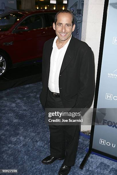 Actor Peter Jacobson arrives at the "House" Season 6 premiere screening event at the ArcLight Cinemas Cinerama Dome on September 17, 2009 in...