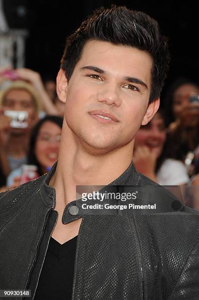 Taylor Lautner arrives on the red carpet of the 20th Annual MuchMusic Video Awards at the MuchMusic HQ on June 21, 2009 in Toronto, Canada.