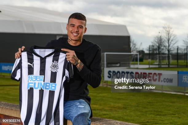 Kenedy poses for photos at the Newcastle United Training Centre on January 23 in Newcastle, England.