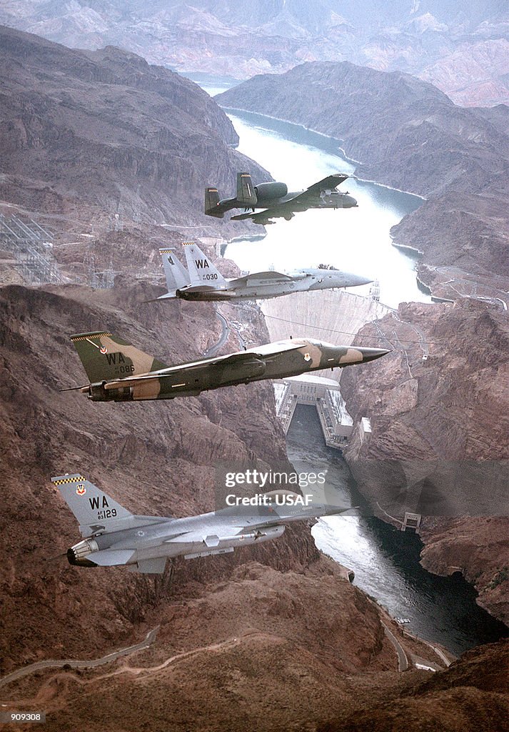 Aircraft in-flight over Hoover Dam