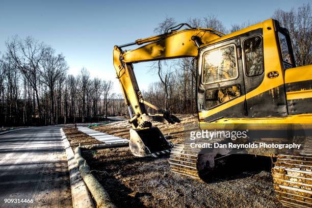 construction - vehicle scoop stock pictures, royalty-free photos & images