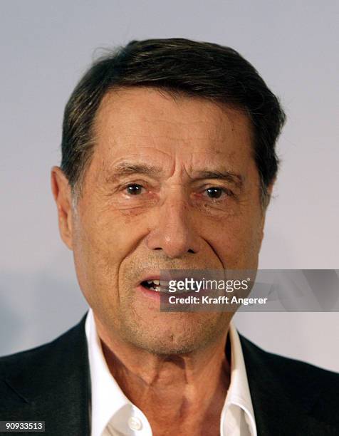 Singer Udo Juergens poses during the presentation of his new 'Best Of' Album on September 18, 2009 in Hamburg, Germany.