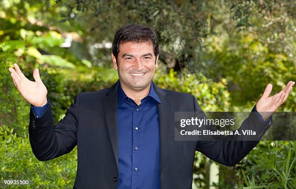 Presenter Max Giusti attends "Affari Tuoi - La Lotteria" photocall at RAI Viale Mazzini on September 18, 2009 in Rome, Italy.