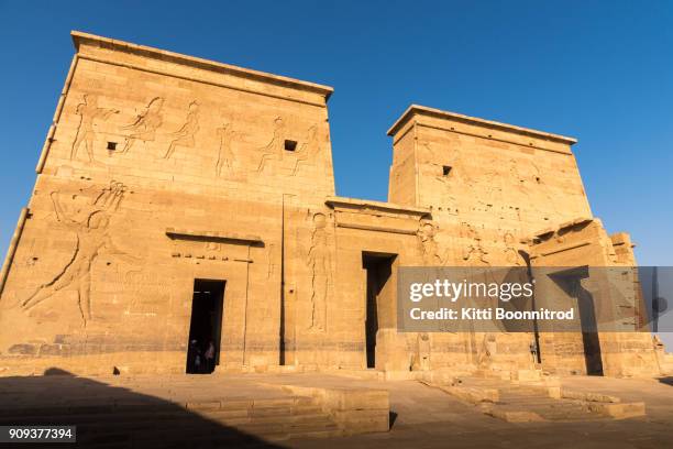 view of philae temple on agilkia island in egpyt - view of philae stock pictures, royalty-free photos & images