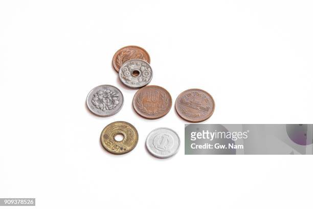 coins of east asia - japanese currency - fotografias e filmes do acervo