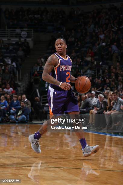 Isaiah Canaan of the Phoenix Suns handles the ball during the game against the Milwaukee Bucks on January 22, 2018 at the BMO Harris Bradley Center...