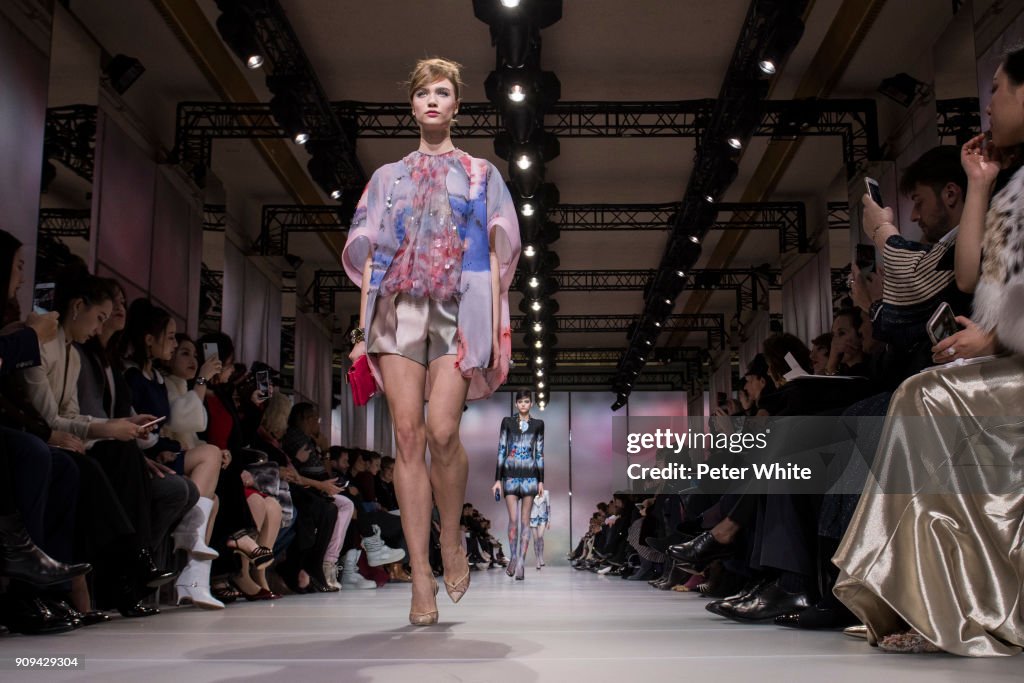 Giorgio Armani Prive : Runway - Paris Fashion Week - Haute Couture Spring Summer 2018
