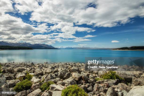 lake pukaki at south island of new zealand. - new zealand stockfoto's en -beelden