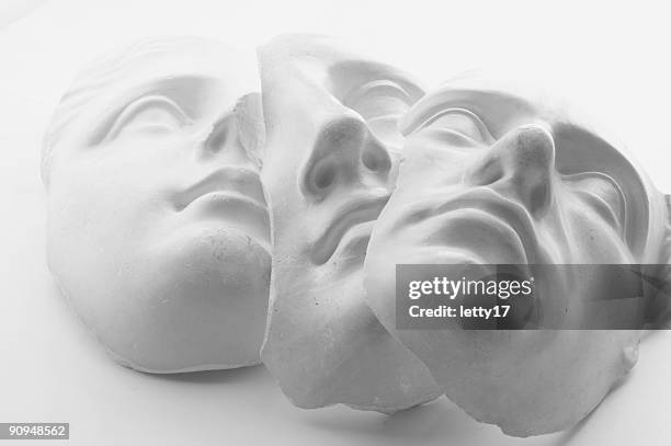 três branca de gesso rostos - sculpture imagens e fotografias de stock