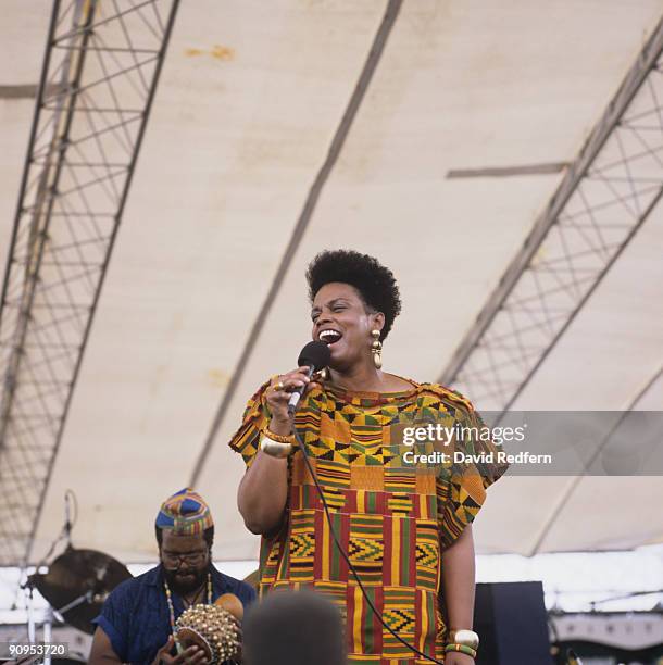 Dianne Reeves performs on stage at the New Orleans Jazz and Heritage Festival in New Orleans, Louisiana on April 28,1991.