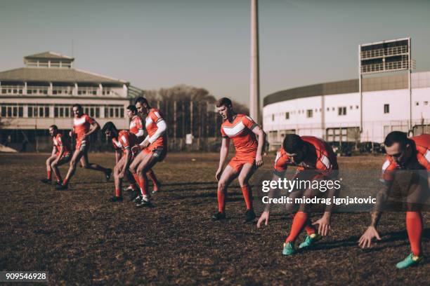 formación de rugby - liga de rúgbi fotografías e imágenes de stock