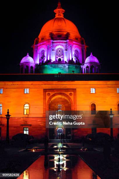 illuminated north block - rashtrapati bhavan - rashtrapati bhavan presidential palace stock pictures, royalty-free photos & images