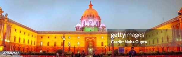 cabinet secretariat of india - north block - palácio presidencial rashtrapati bhawan imagens e fotografias de stock