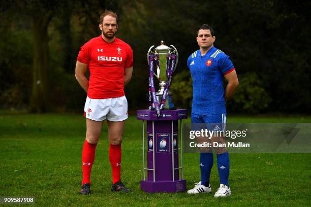 Alun Wyn Jones of Wales and Guilhem Guirado of France pose with the trophy during the 6 Nations Launch at the Hitlon on January 24, 2018 in London,...