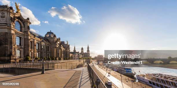 germany, dresden, bruehl's terrace and augustus bridge - dresden photos et images de collection