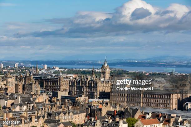 great britain, scotland, edinburgh, old town with museums galleries scotland and the balmoral hotel - balmoral hotel 個照片及圖片檔