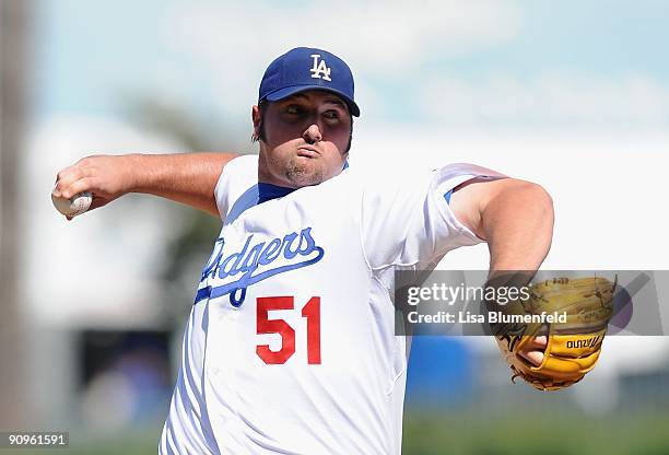 Jonathan Broxton of the Los Angeles Dodgers pitches against the Pittsburgh Pirates at Dodger Stadium on September 16, 2009 in Los Angeles, California.