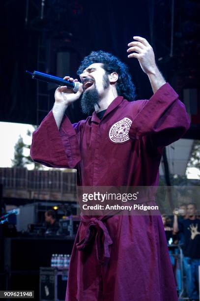 Serj Tankian of System Of A Down performs on stage at Shoreline Amphitheater, in Mountain View, Califormia, USA on 25th August, 2002.
