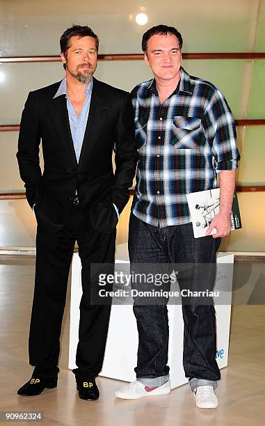 Actor Brad Pitt and director Quentin Tarantino attend "Inglorious Basterds" photocall at the Kursaal Palace during the 57th San Sebastian...
