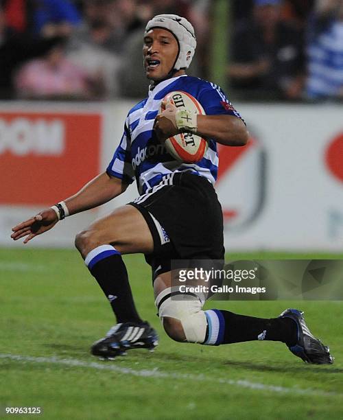 Try scorer Gio Aplon during the Absa Currie Cup match between Platinum Leopards and Western Province from Coca-Cola Park on September 18, 2009 in...