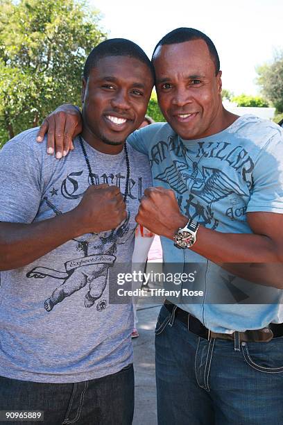 Boxer Andre Berto and basketball player Jalen Rose attend Day 1 of GBK's 2009 Emmy Gift Lounge on September 18, 2009 in Beverly Hills, California.