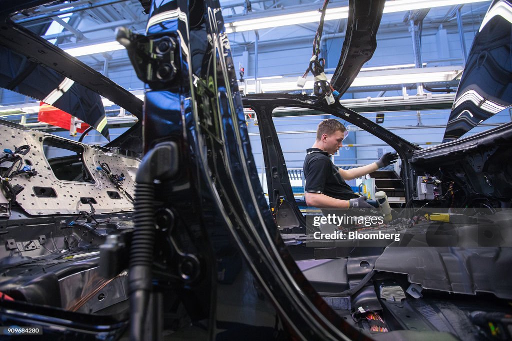 Mercedes-Benz S-Class And Luxury Maybach Automobile Assembly Line