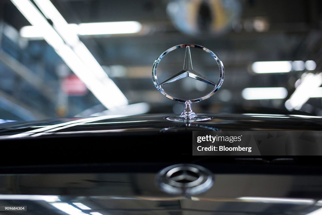 Mercedes-Benz S-Class And Luxury Maybach Automobile Assembly Line